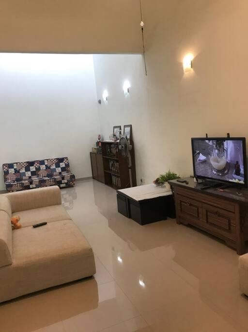 Terrace House Near Stulang Laut Ciq Midvalley Ksl For 7Pax Джохор-Бару Екстер'єр фото