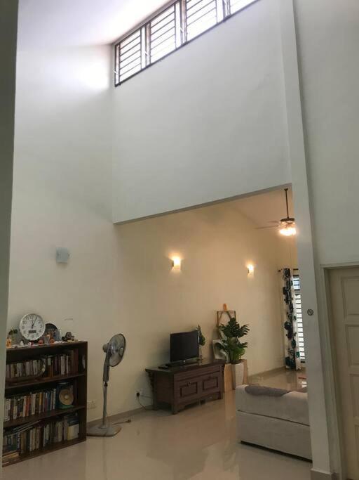Terrace House Near Stulang Laut Ciq Midvalley Ksl For 7Pax Джохор-Бару Екстер'єр фото