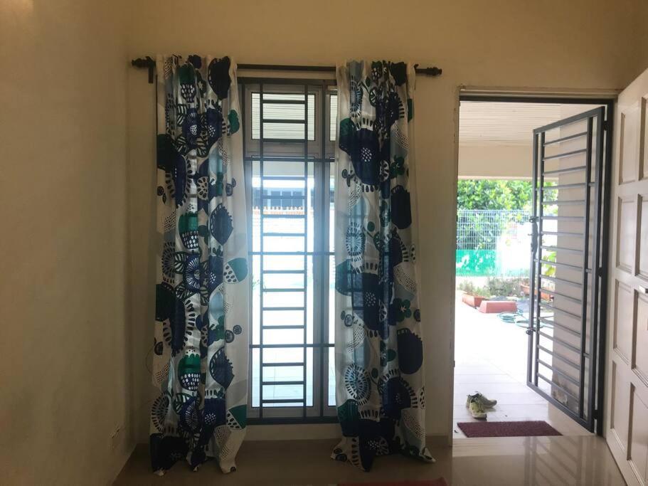 Terrace House Near Stulang Laut Ciq Midvalley Ksl For 7Pax Джохор-Бару Екстер'єр фото