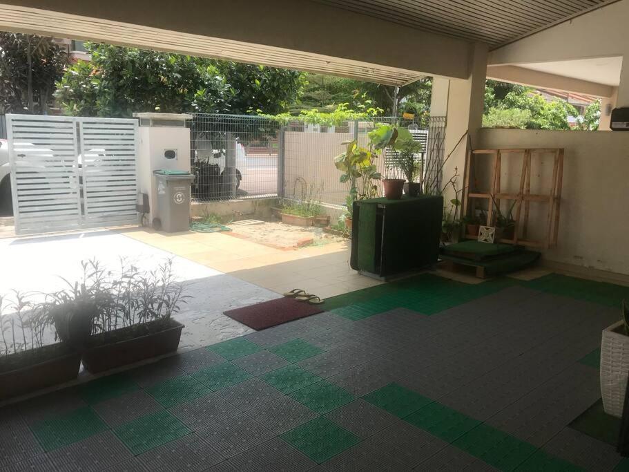 Terrace House Near Stulang Laut Ciq Midvalley Ksl For 7Pax Джохор-Бару Екстер'єр фото