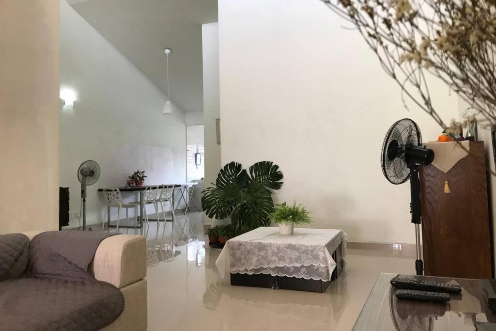 Terrace House Near Stulang Laut Ciq Midvalley Ksl For 7Pax Джохор-Бару Екстер'єр фото