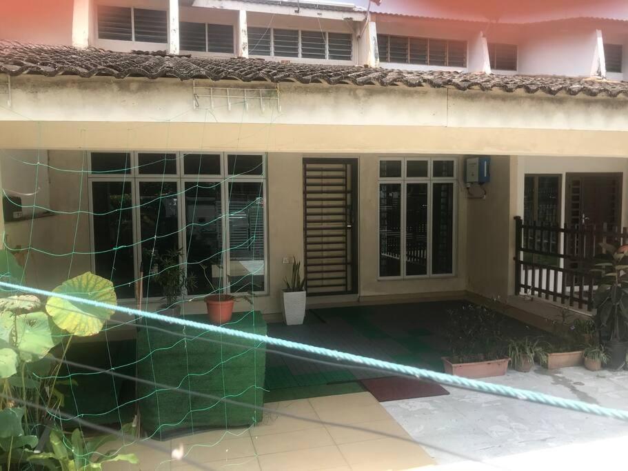 Terrace House Near Stulang Laut Ciq Midvalley Ksl For 7Pax Джохор-Бару Екстер'єр фото